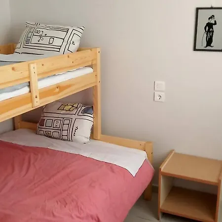 Paris House 3 * פאטרה