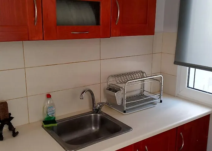 Paris House 3 아파트 파트라