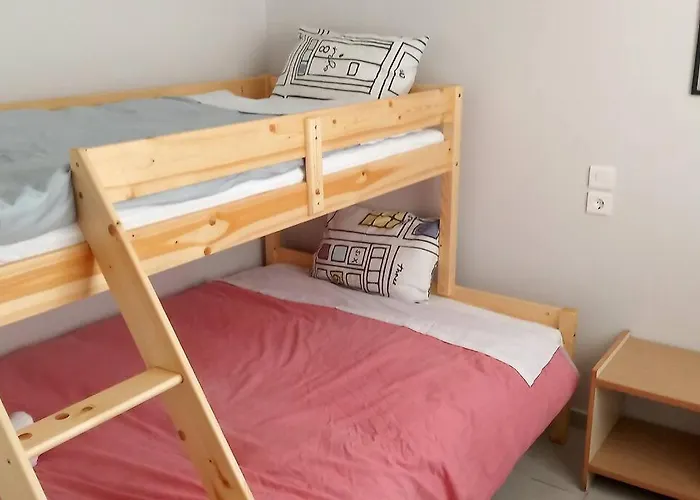 Paris House 3 아파트 파트라