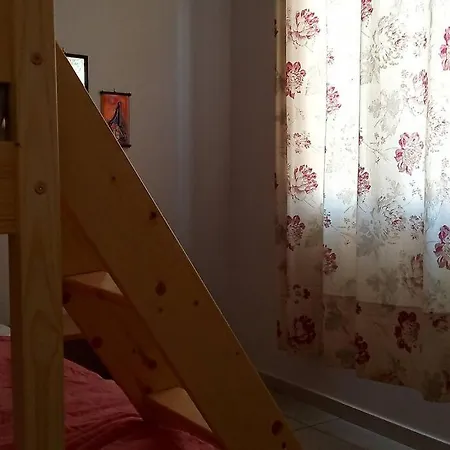 Apartment Paris House 3 *